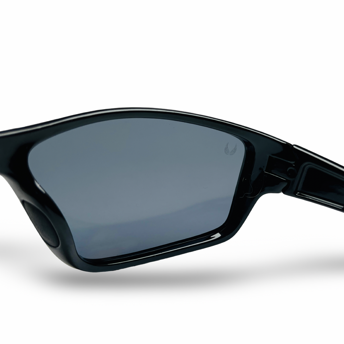 Lentes de sol Valkira Rauw Shinny Bright, negro brillante, detalle del frente — vista 4