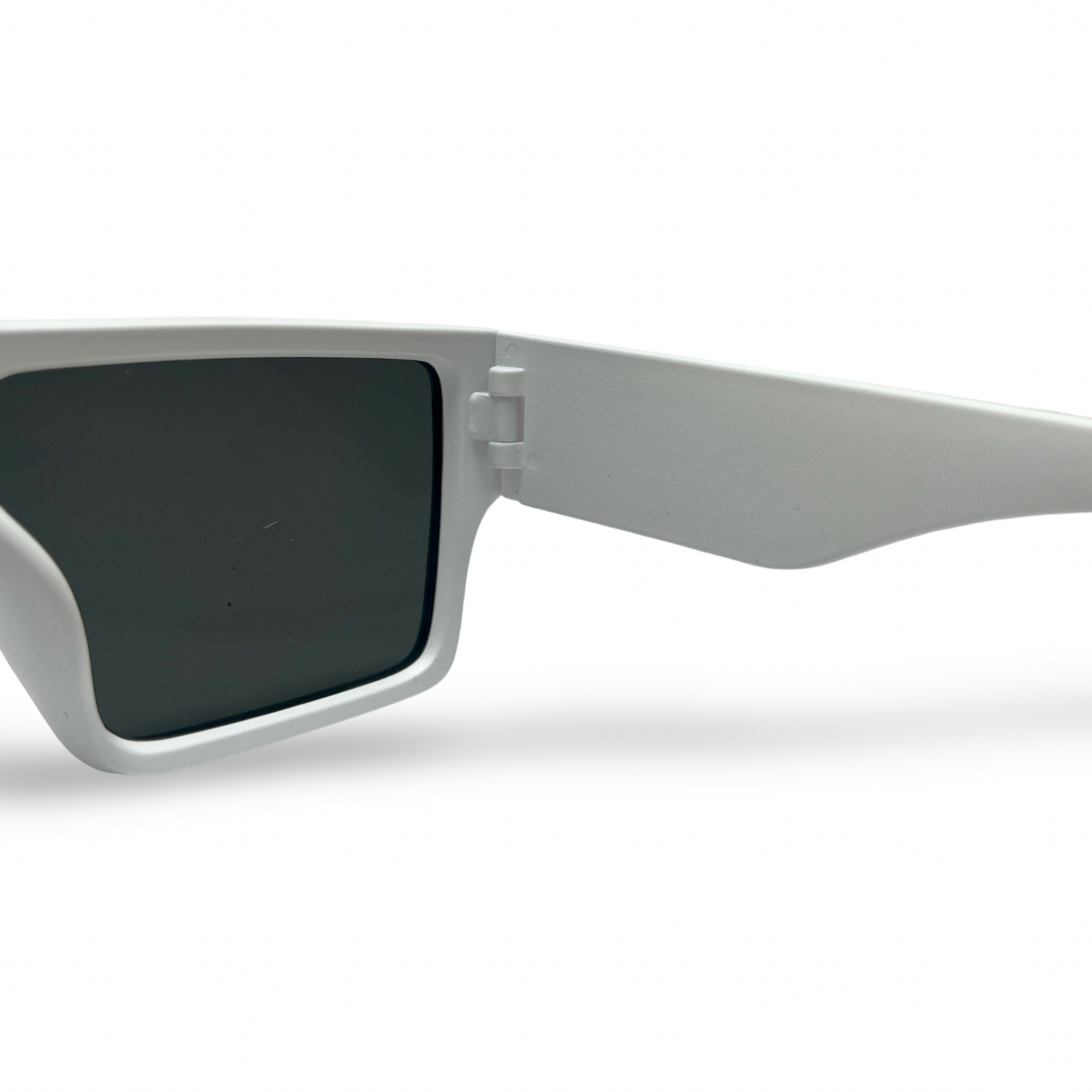 Generic Shock White — vista 4