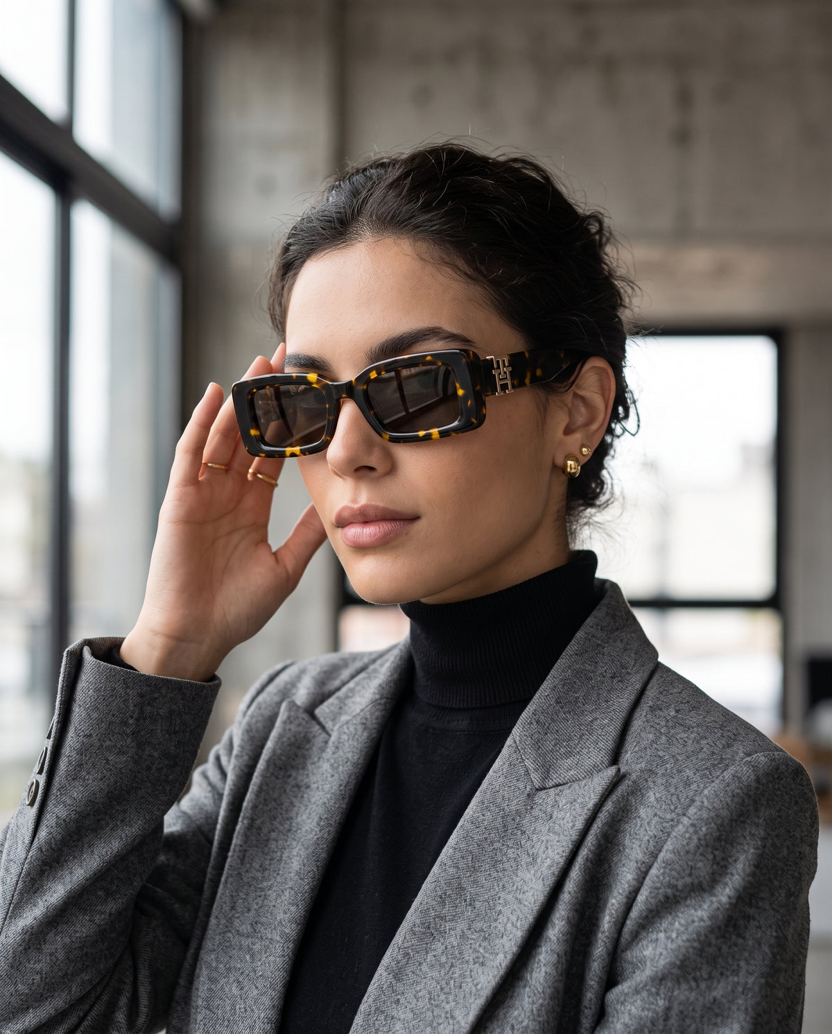 TOMMY HILFIGER TH2125S086 — lentes de sol