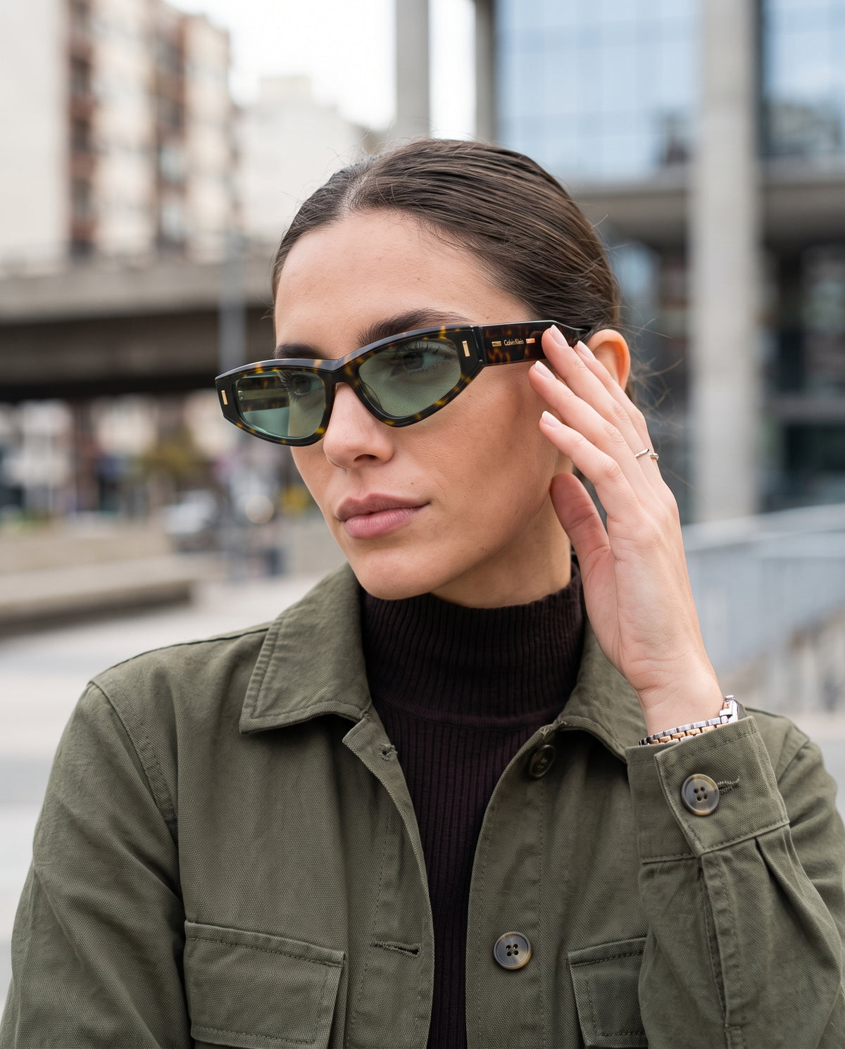 CALVIN KLEIN CK24534S235 — lentes de sol